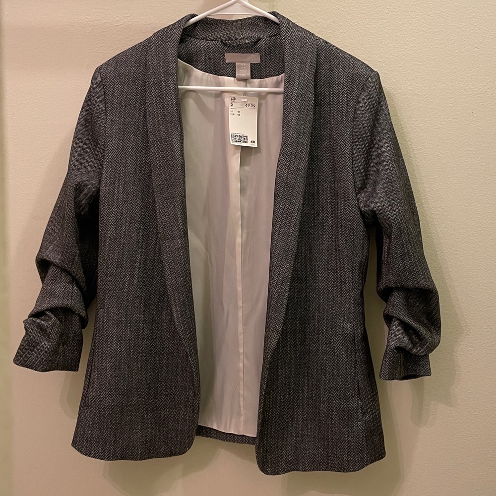 NWT H&M Ruched Sleeve Blazer